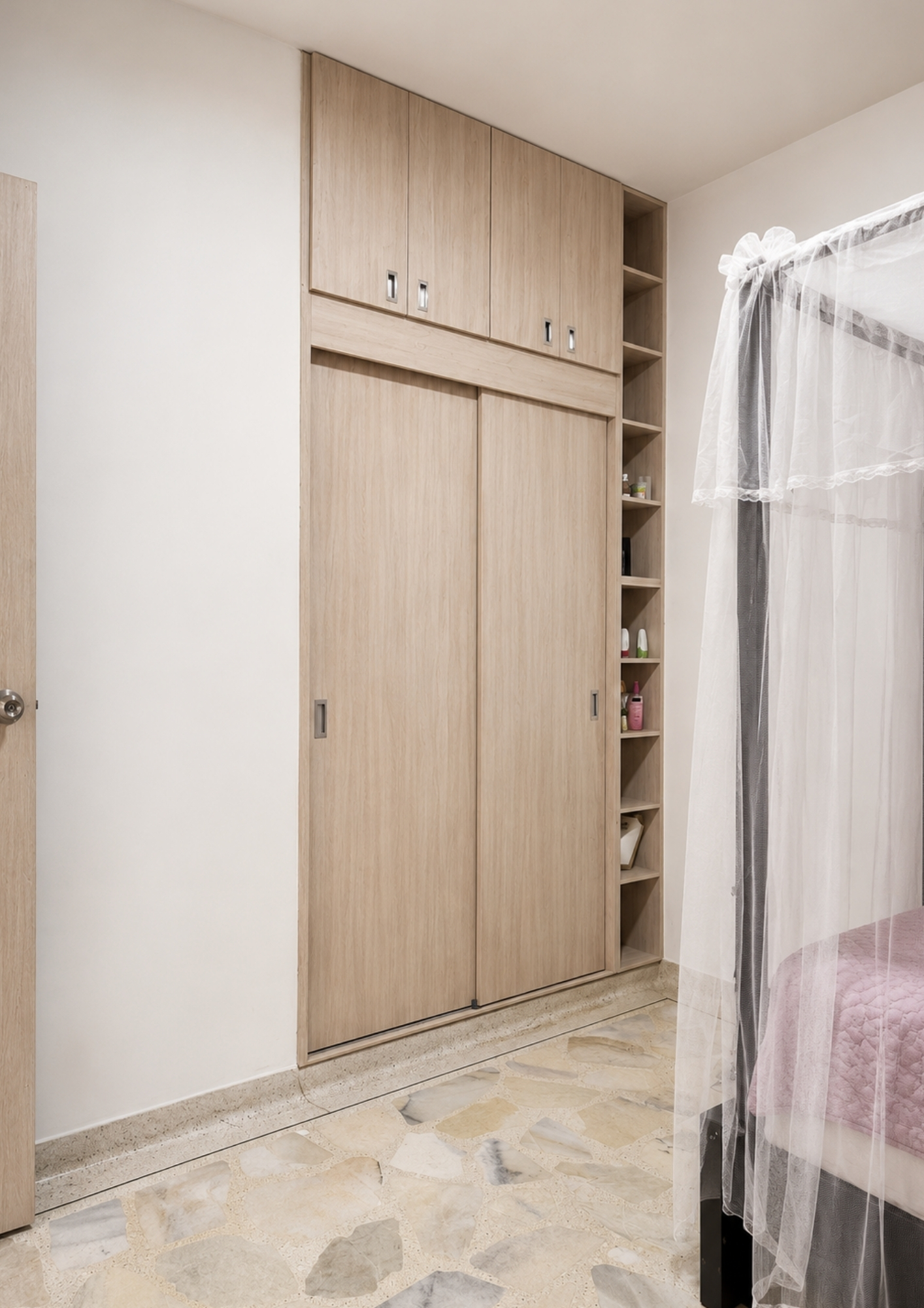 Closet a medida en proyecto Doce de Octubre, Cali — modelo 3